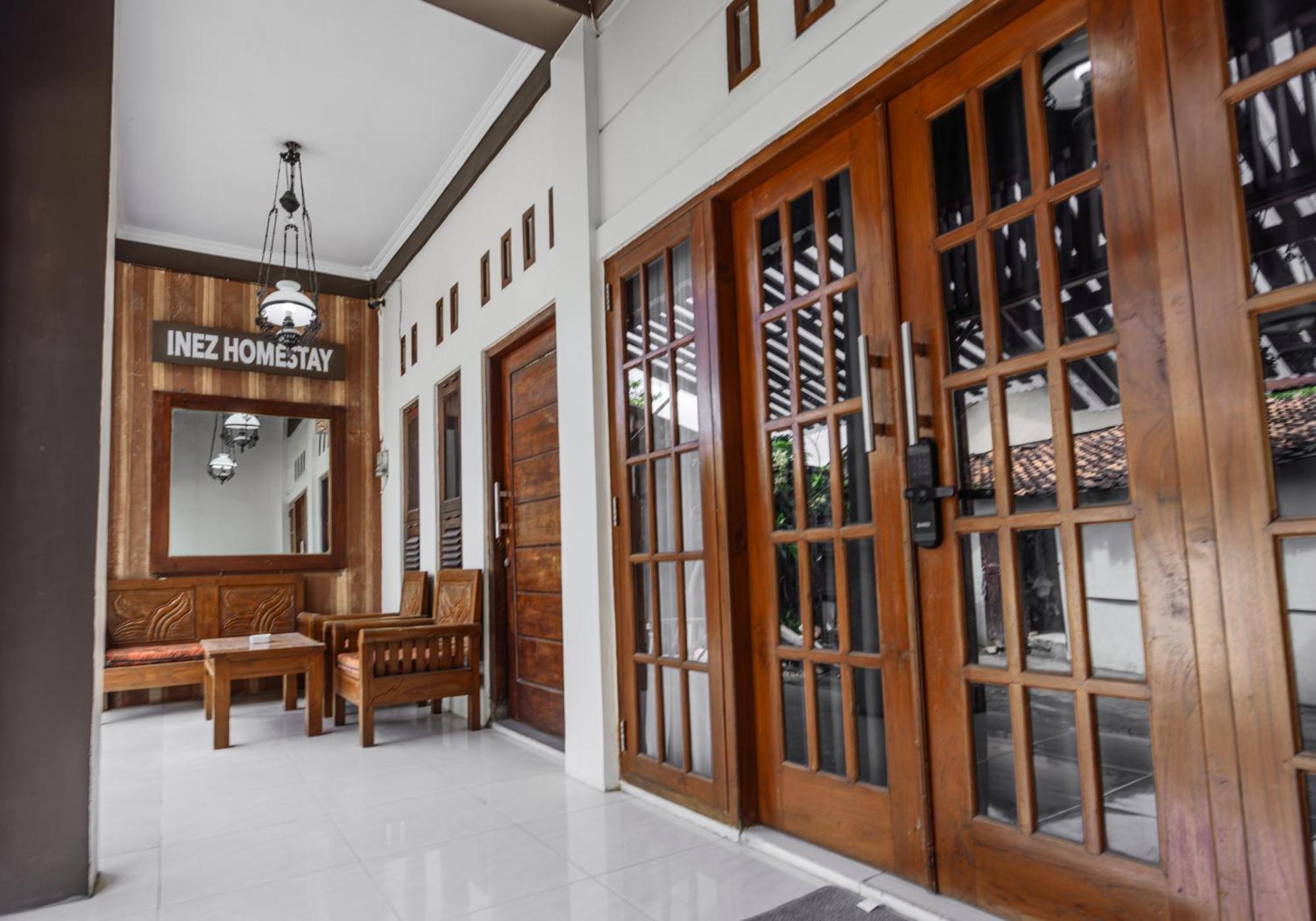 Inez Homestay Yogyakarta Ngoại thất bức ảnh